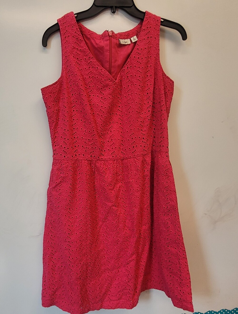 L.L. Bean Pink Fuschia Eyelet Dress Cotton V-neck Pockets Size 8